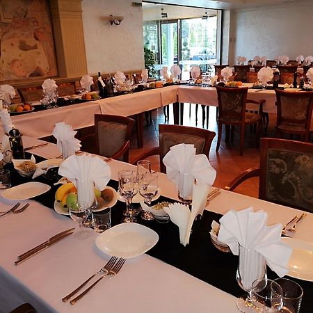 Terra Europe Brontes Hotel Targovishte  Ngoại thất bức ảnh