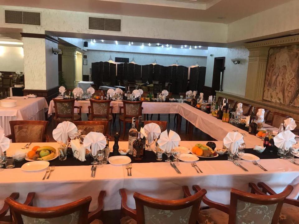 Terra Europe Brontes Hotel Targovishte  Ngoại thất bức ảnh