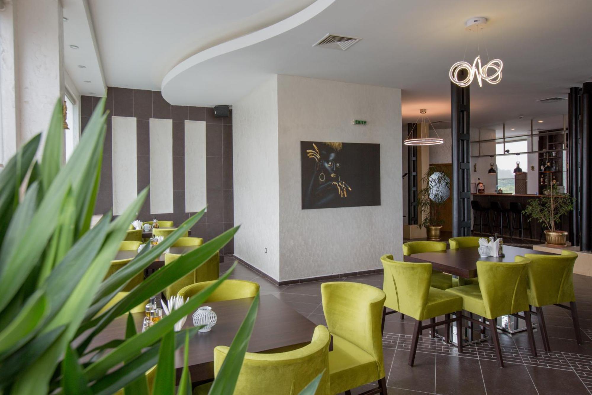 Terra Europe Brontes Hotel Targovishte  Ngoại thất bức ảnh