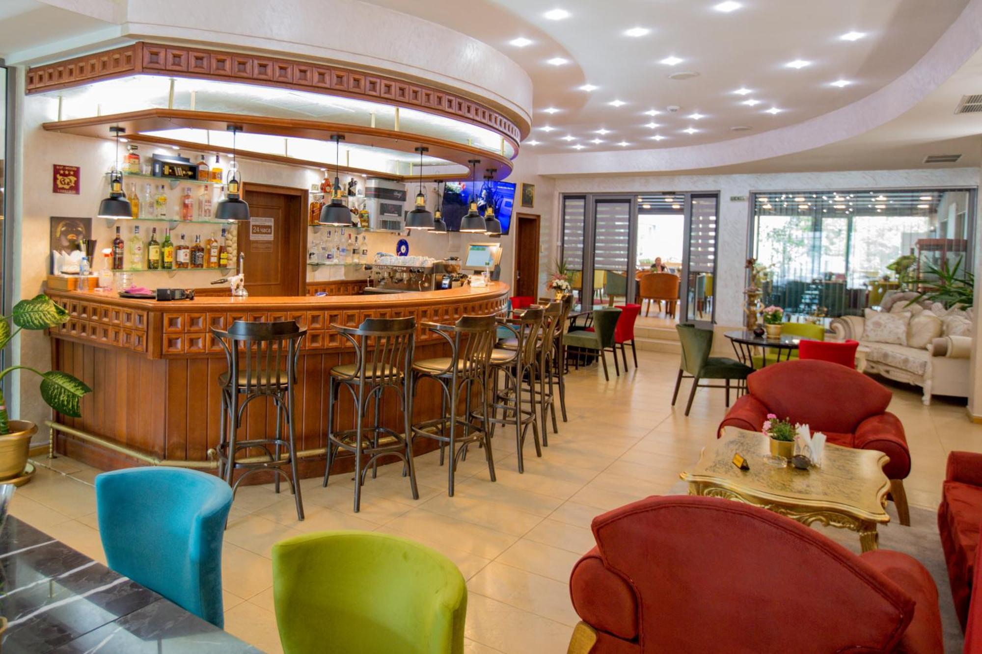 Terra Europe Brontes Hotel Targovishte  Ngoại thất bức ảnh