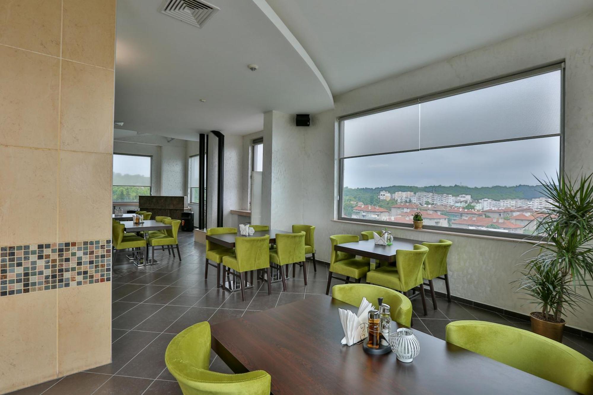Terra Europe Brontes Hotel Targovishte  Ngoại thất bức ảnh