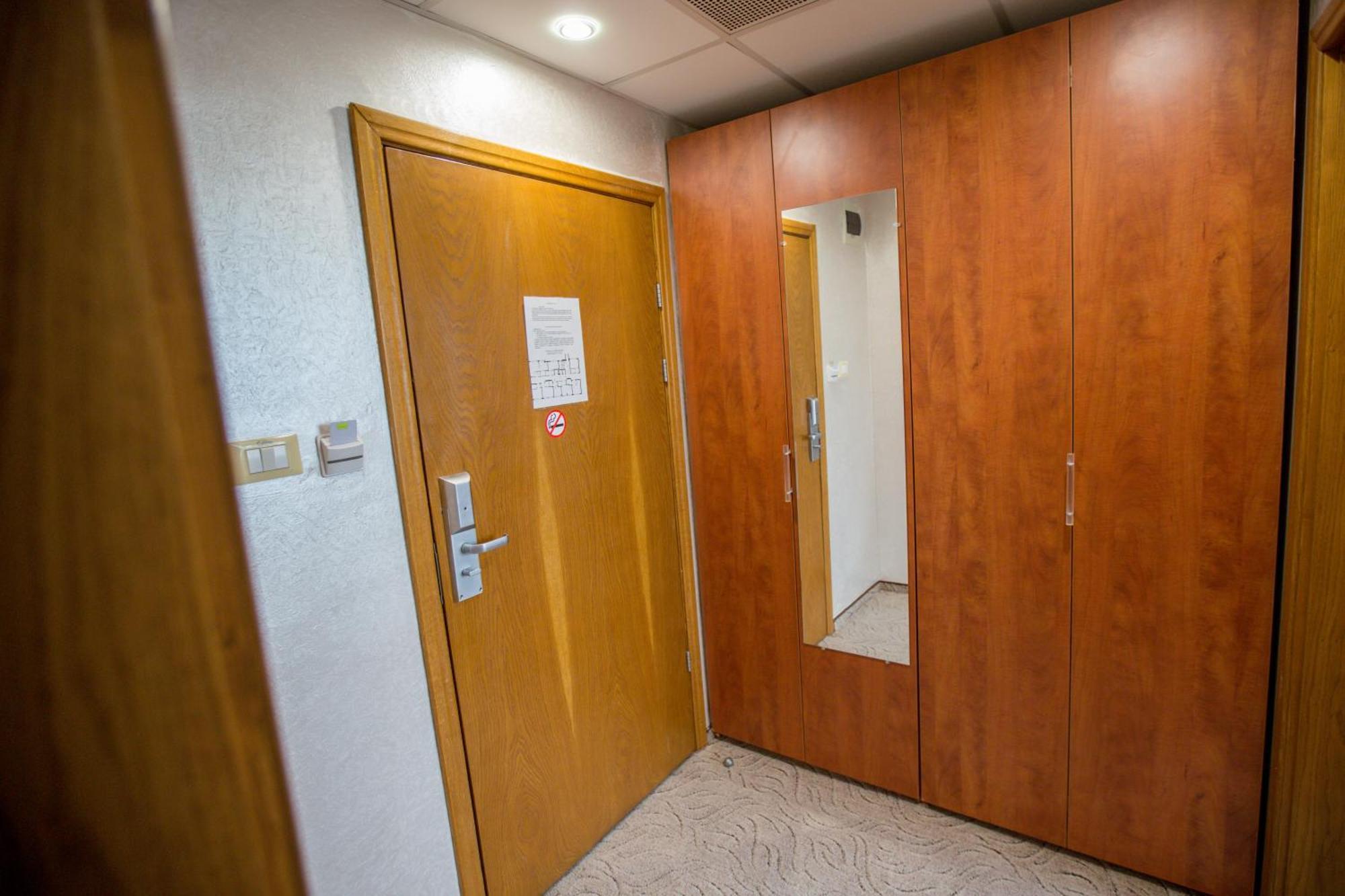 Terra Europe Brontes Hotel Targovishte  Ngoại thất bức ảnh