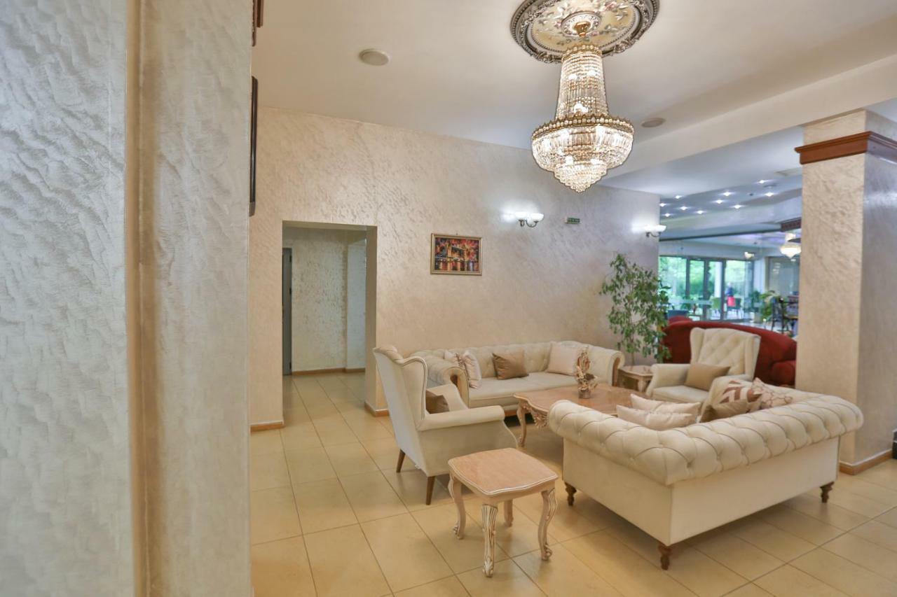 Terra Europe Brontes Hotel Targovishte  Ngoại thất bức ảnh
